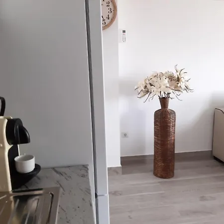 Precioso Apartamento Con Piscina En Benidorm