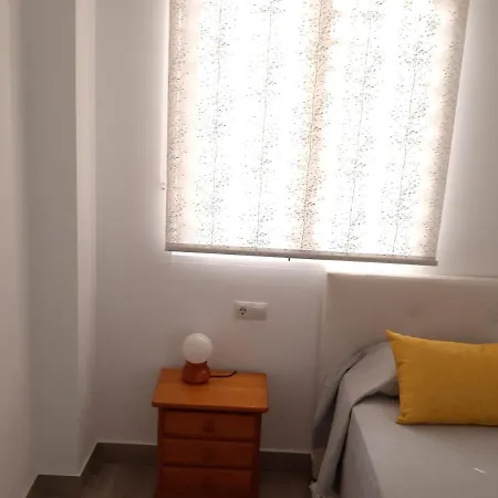 Precioso Apartamento Con Piscina En Benidorm